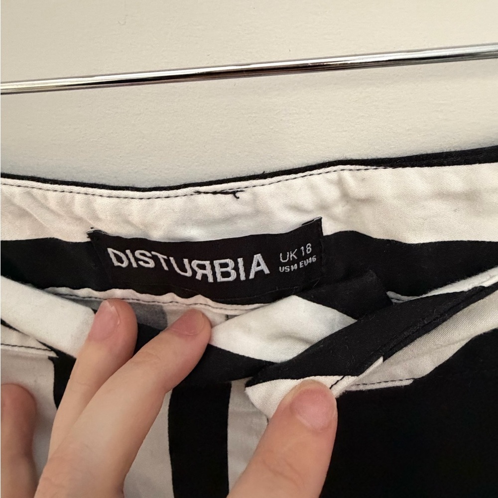 Disturbia Split Stripe Cropped Pants – Size 14 – SOLD OUT Online - Picture 4 of 6